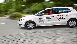 Das Bild zeigt ein Auto des AWO Ambulanten Dienstes